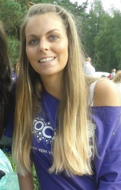 Therese Meyn, iført lilla t-skjorte, under fadderuken ved Markedshøyskolen.