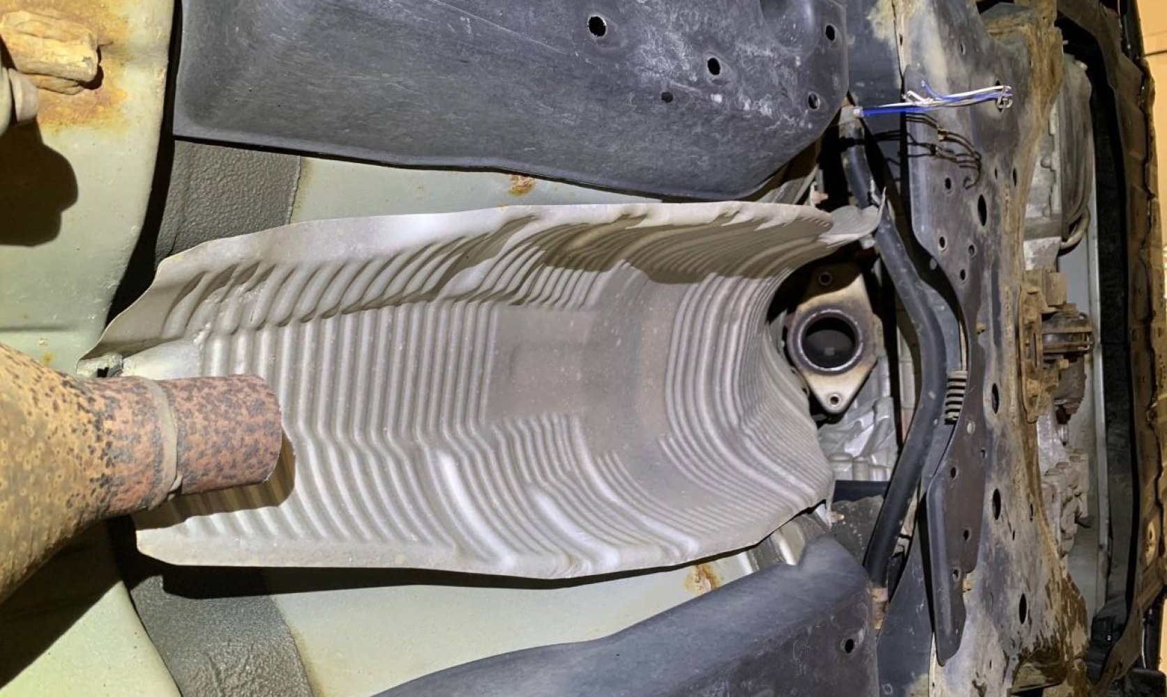 Bildet viser en katalysator fra en Toyota Prius.