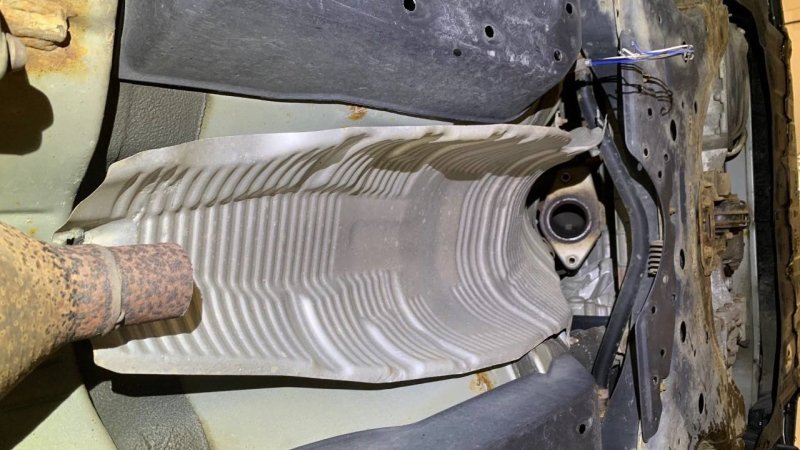 Bildet viser en katalysator fra en Toyota Prius.
