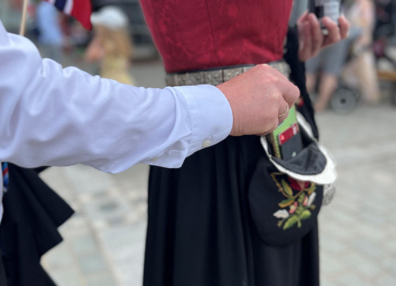 Merkelapp inni bunadsveske.