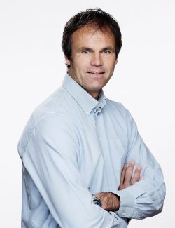 Profilbilde av Bjarne Rysstad med hvit skjorte