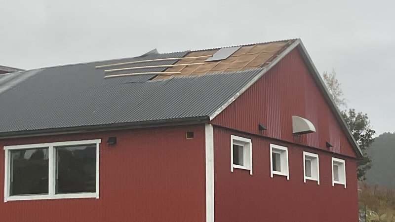 Einar Borgens tak blåste av