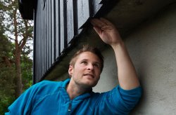 Tømrer og rådgiver i Gjensidige, Simon Vigeland.