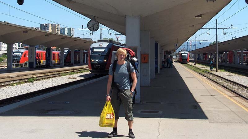 Erik Sveberg Dietrichs på togstasjon i Ljubljana