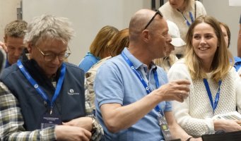 Folkemengde i møterom