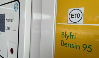 Bilde av pumpe på bensinstasjon.