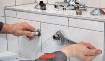 Lekkasje på badet.