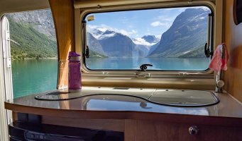 Utsikt fra campingvogn.